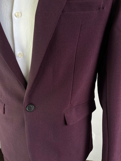 Traje Uva