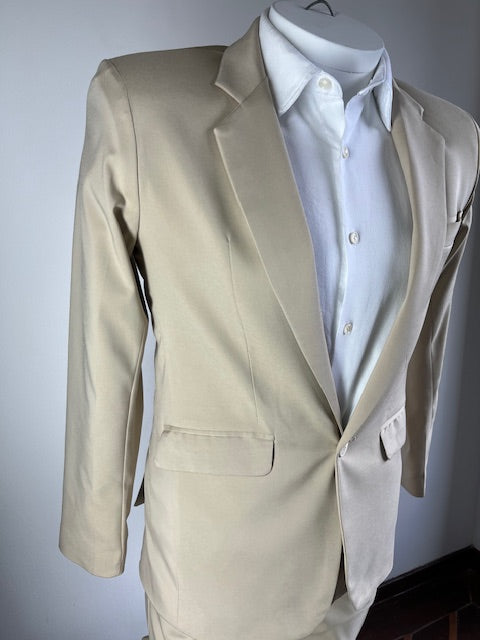 Traje Crema