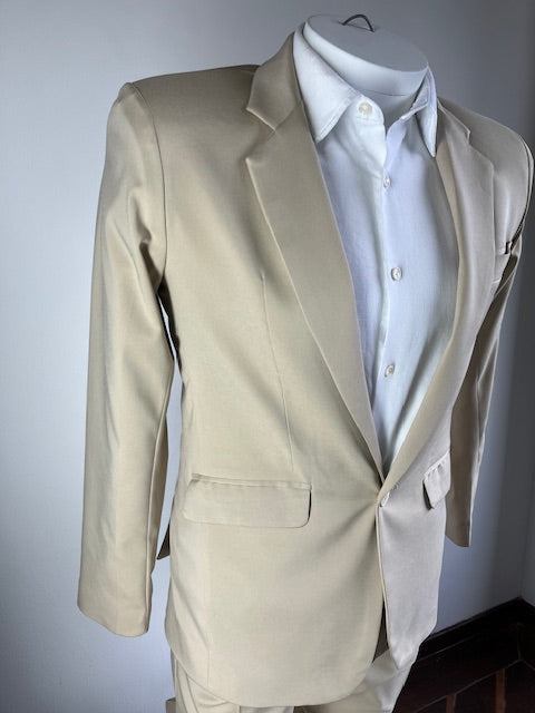 Traje Crema