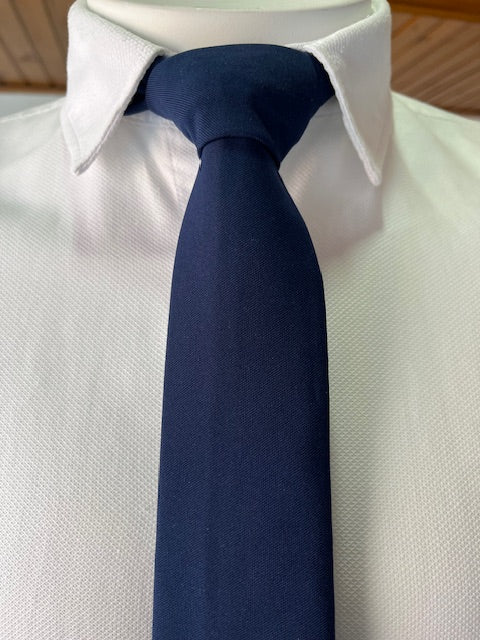 Corbata azul mate