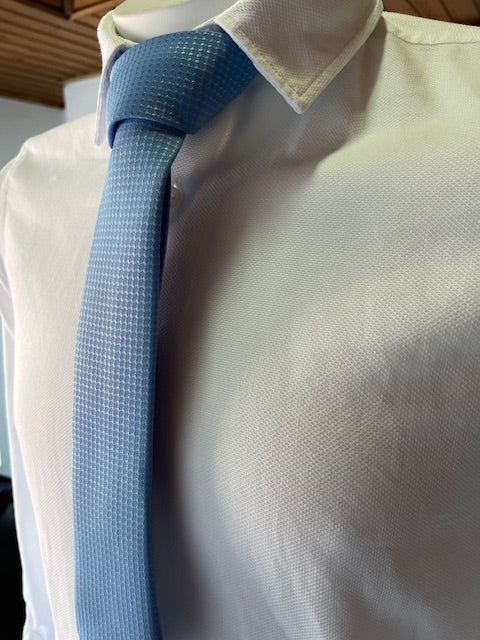Corbata azul claro
