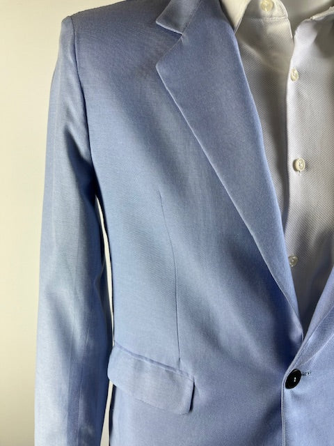 Traje Azul Claro